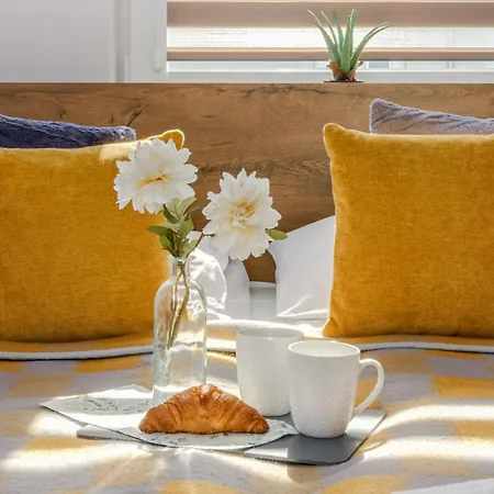 Apartment Coast Breeze Stylish By Renters